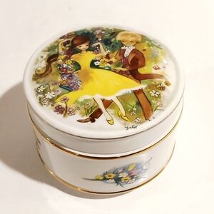 Vintage Sadler Floral Ceramic Trinket Box
